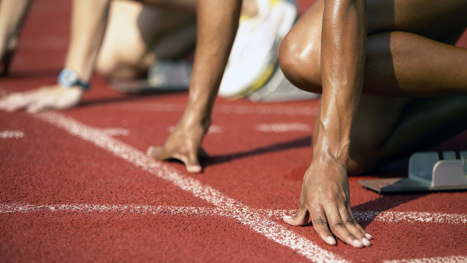 科维托娃回归赛场，出色防守首场状态亮眼，老鹰观众沸腾！