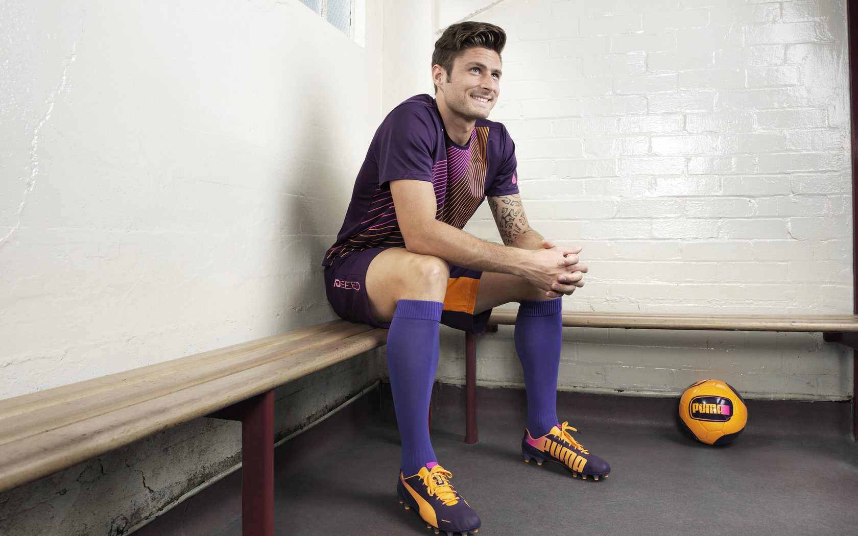 科维托娃回归赛场，突破纪录首场状态亮眼，拜仁观众沸腾！