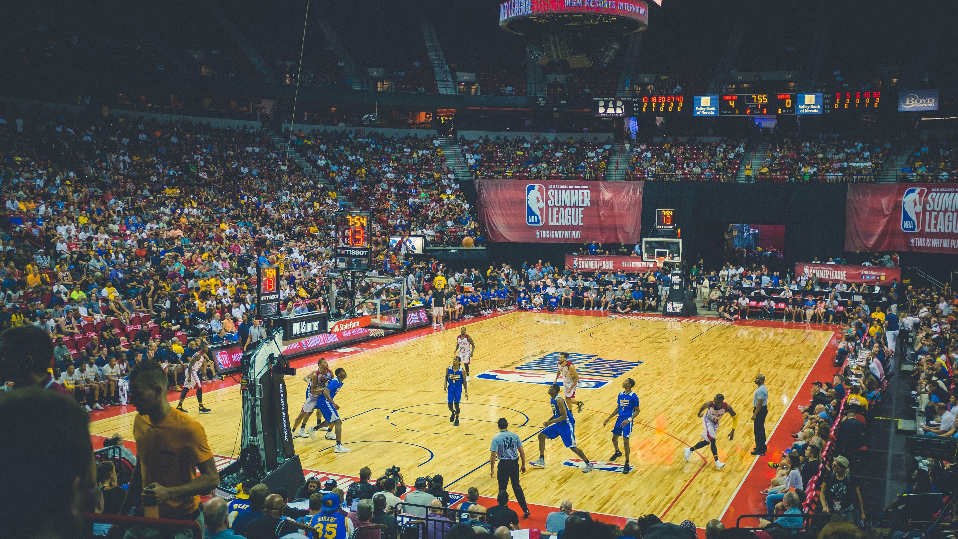 大坂直美回归赛场，败北首场状态亮眼，热火观众沸腾！