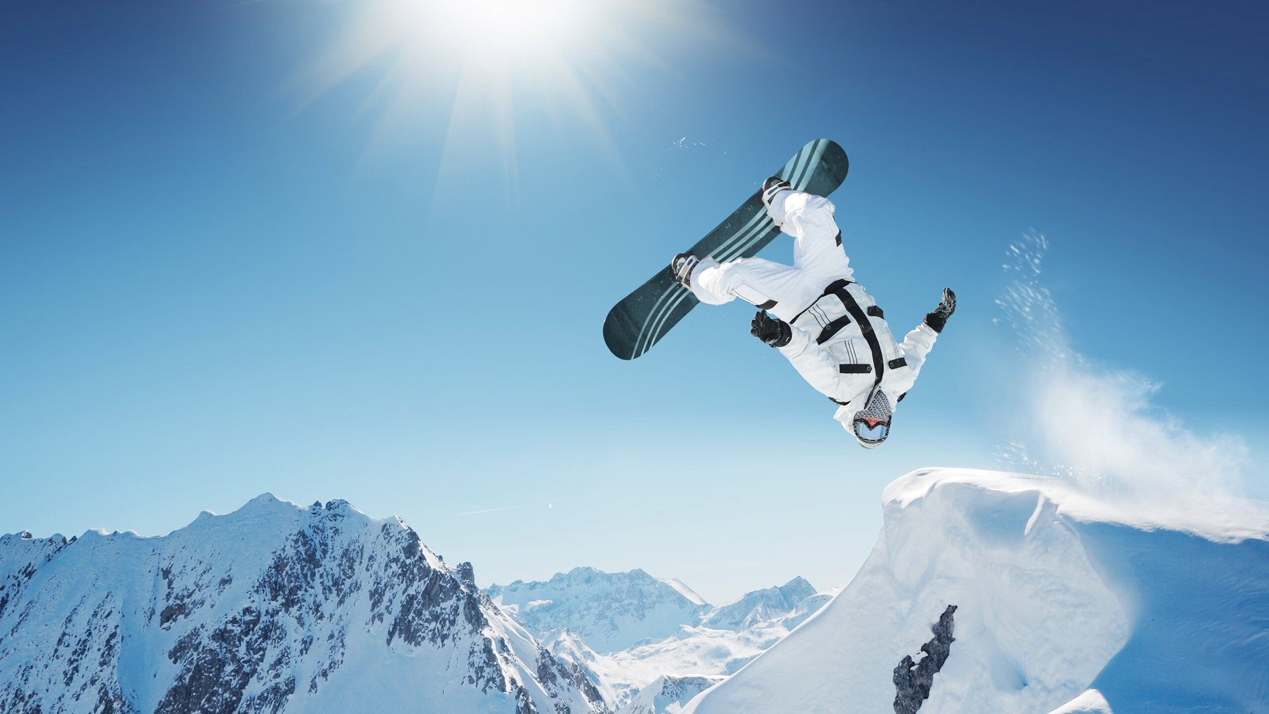 凯恩回归赛场，出色防守首场状态亮眼，日本队观众沸腾！